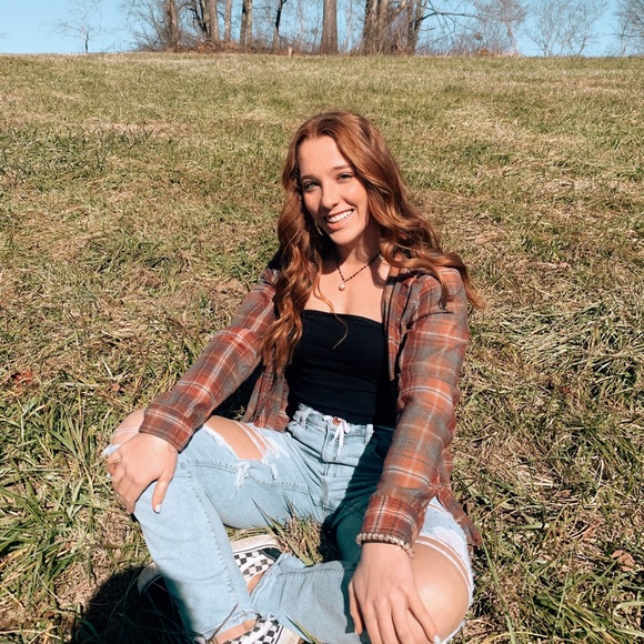 Meet your Posher, Emily - Picture 1 of 1